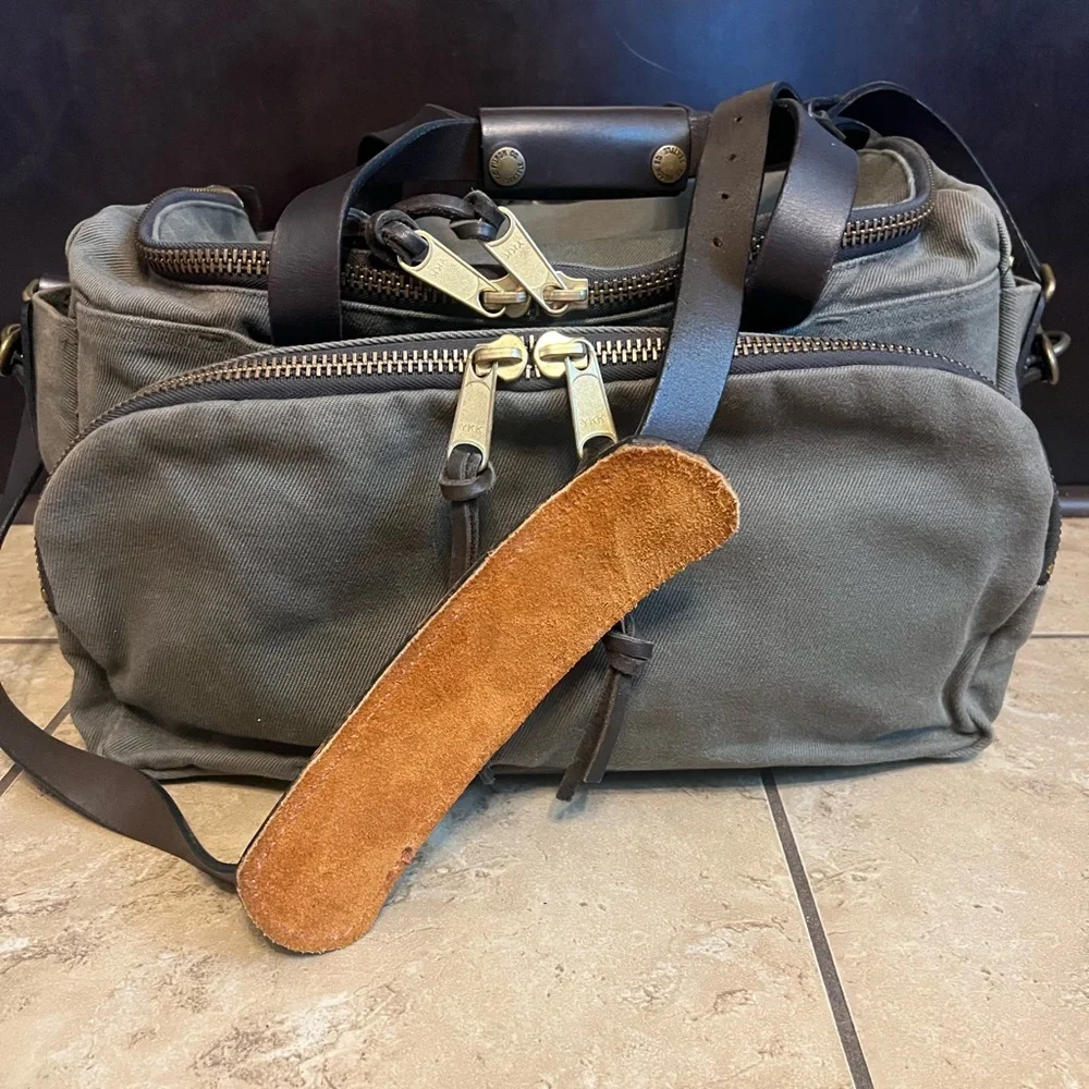 Filson Sportsman Utility Style 266 Bag in Otter Green - Picture 9 of 16